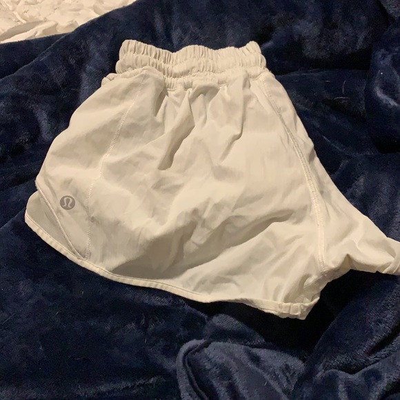 Lululemon hotty hot shorts - Picture 2 of 2
